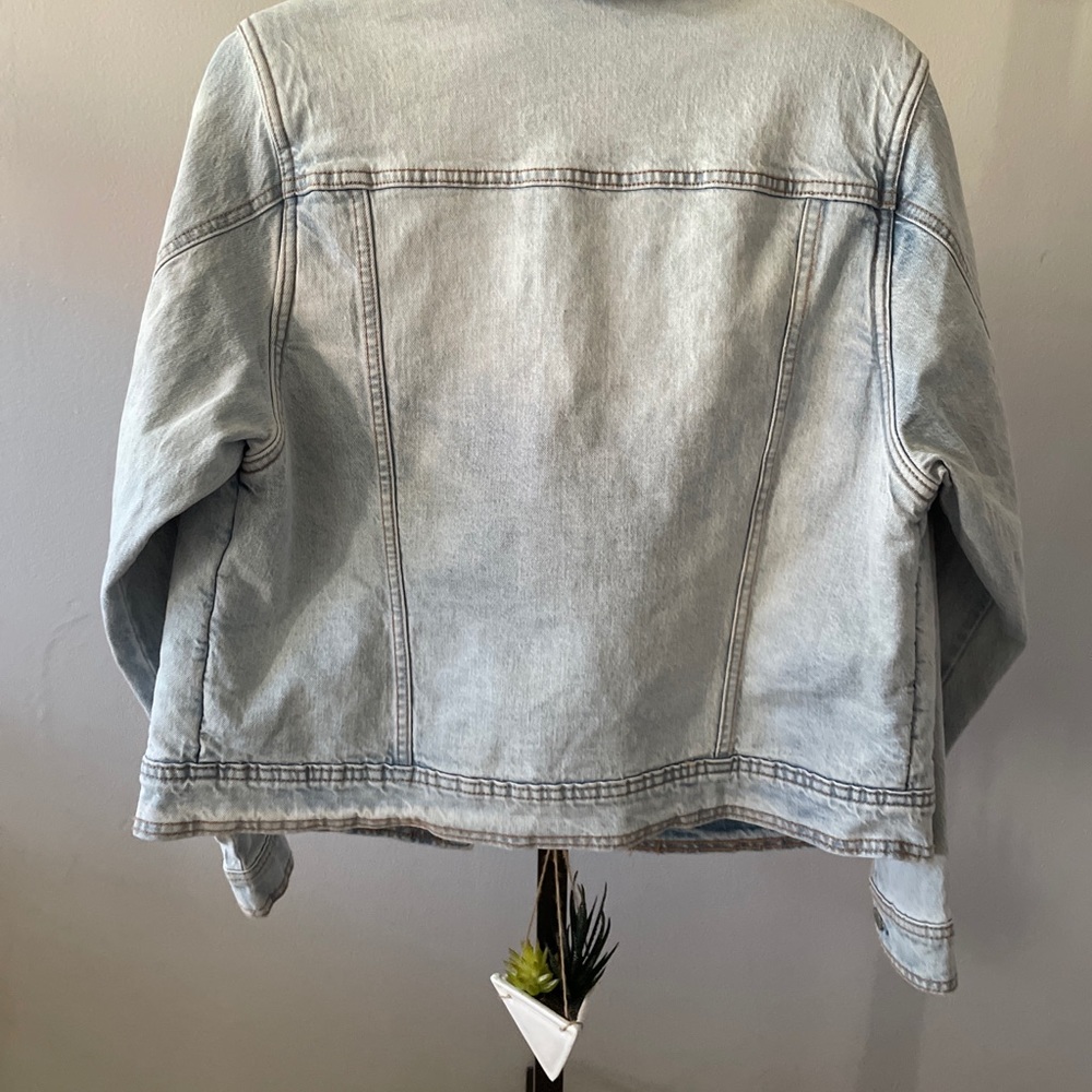 Universal Thread Jean Jacket - Picture 2 of 4